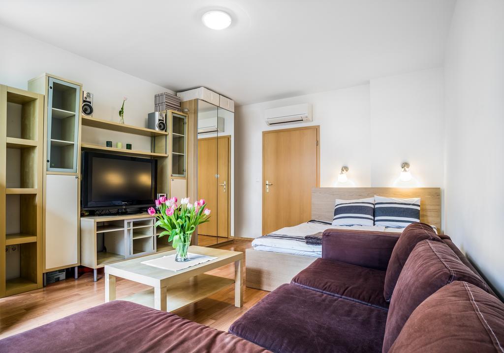 Lovely Corvin Apartment บูดาเปสต์ ภายนอก รูปภาพ