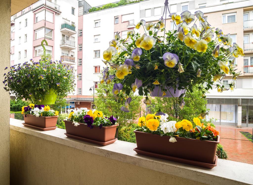 Lovely Corvin Apartment บูดาเปสต์ ภายนอก รูปภาพ